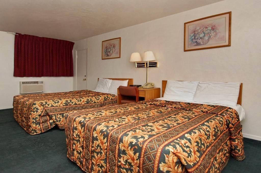 توسن Stone Inn Extended Stay U Of A المظهر الخارجي الصورة