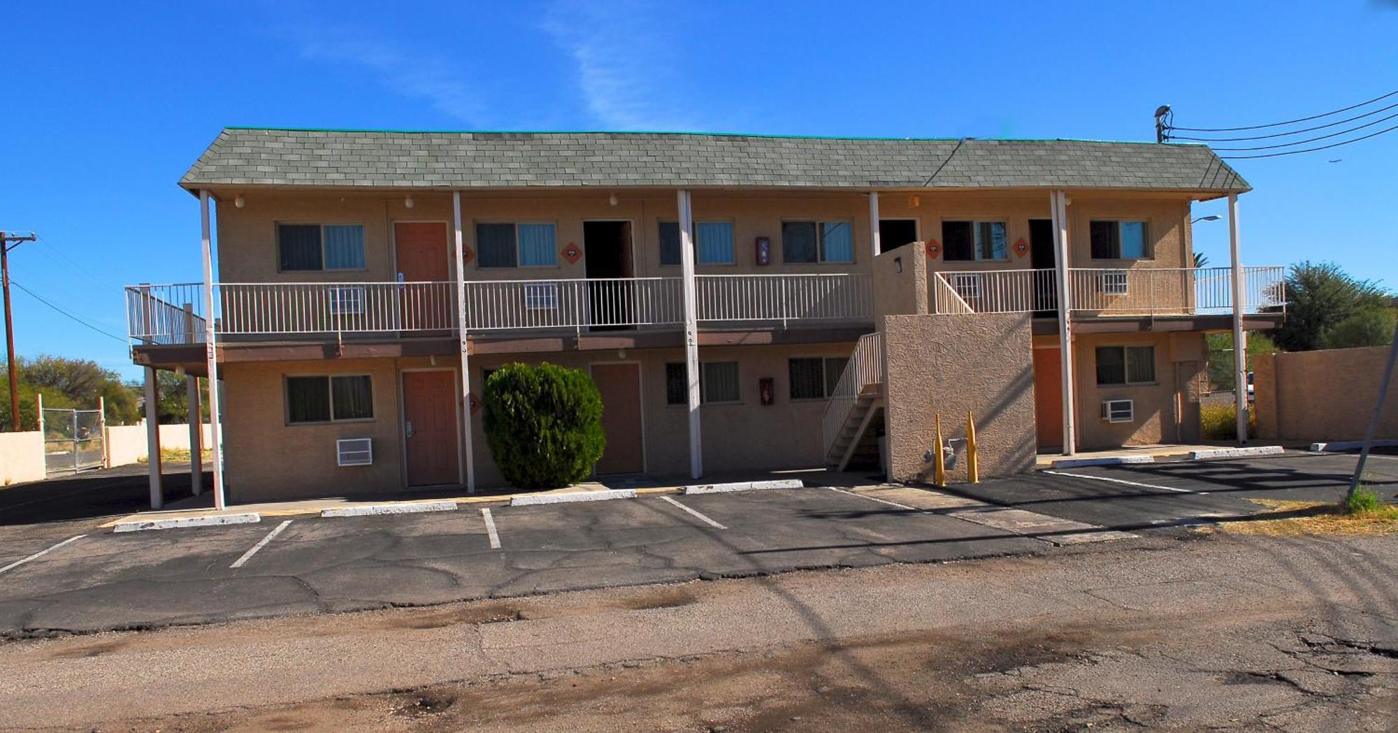 توسن Stone Inn Extended Stay U Of A المظهر الخارجي الصورة