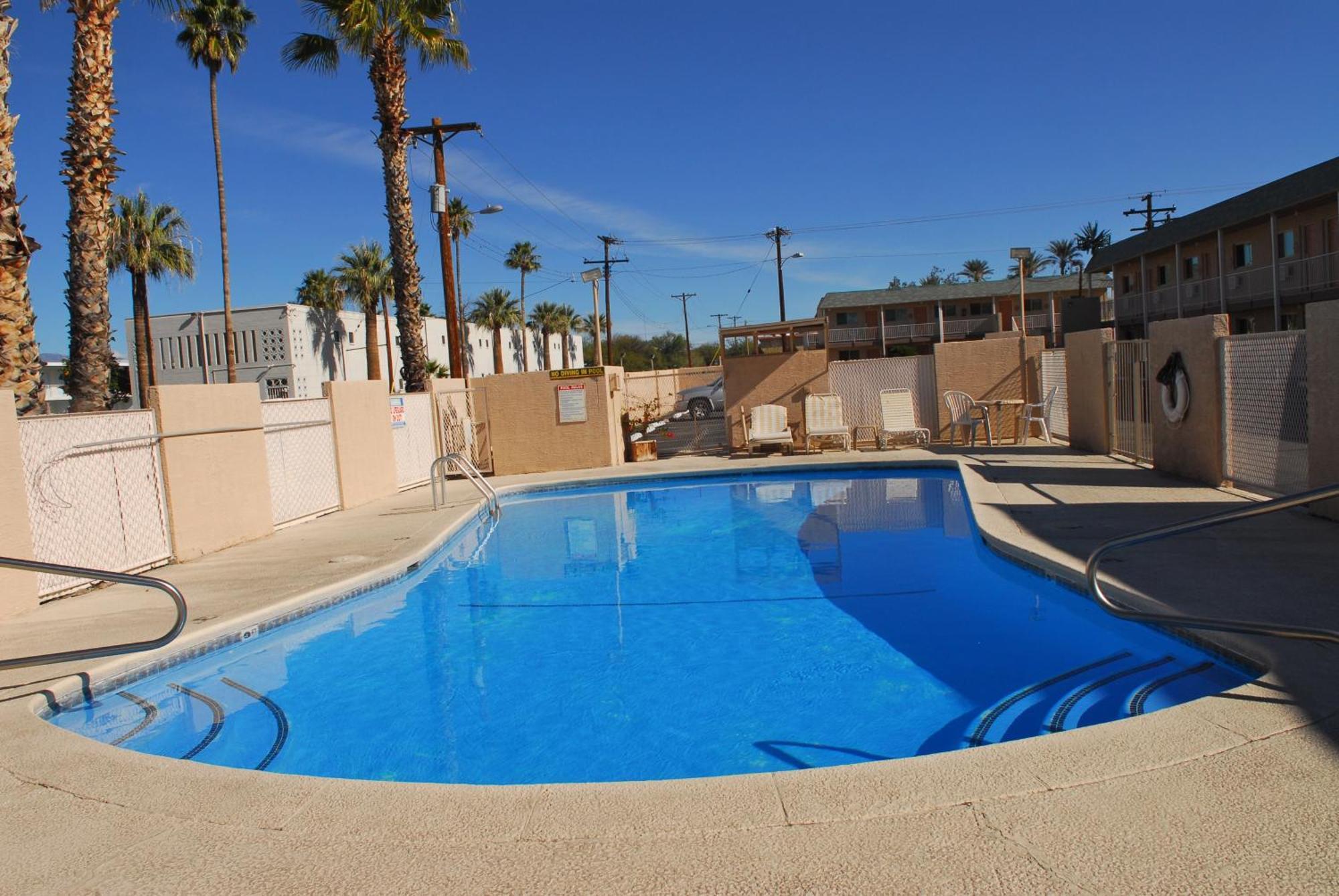 توسن Stone Inn Extended Stay U Of A المظهر الخارجي الصورة