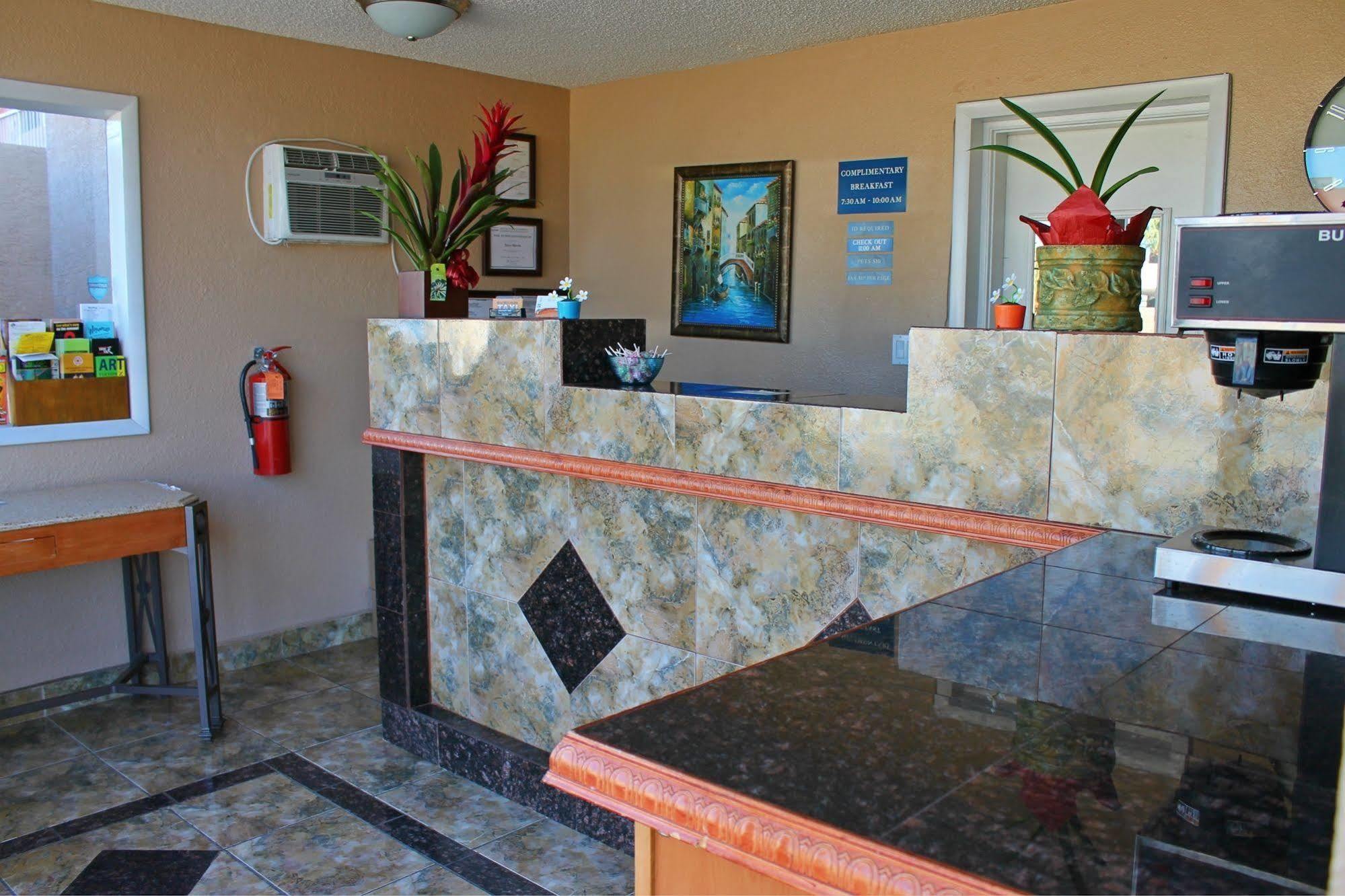 توسن Stone Inn Extended Stay U Of A المظهر الخارجي الصورة